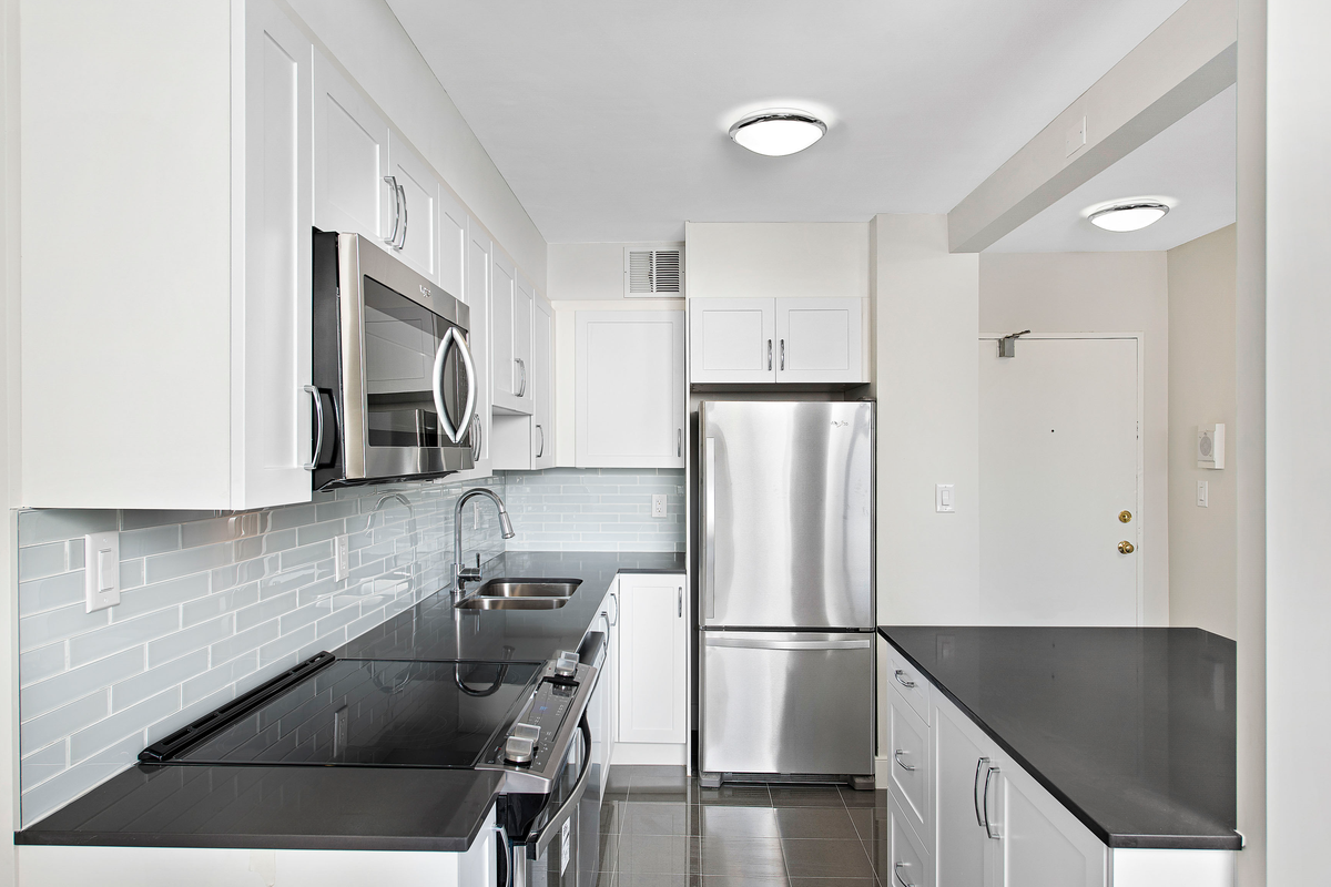 65 Forest Manor Rd - Photo 5 of 32