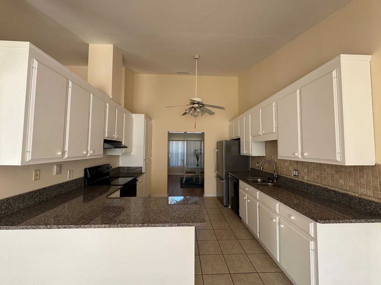 6139 Nw 112th Pl - Photo 2 of 19