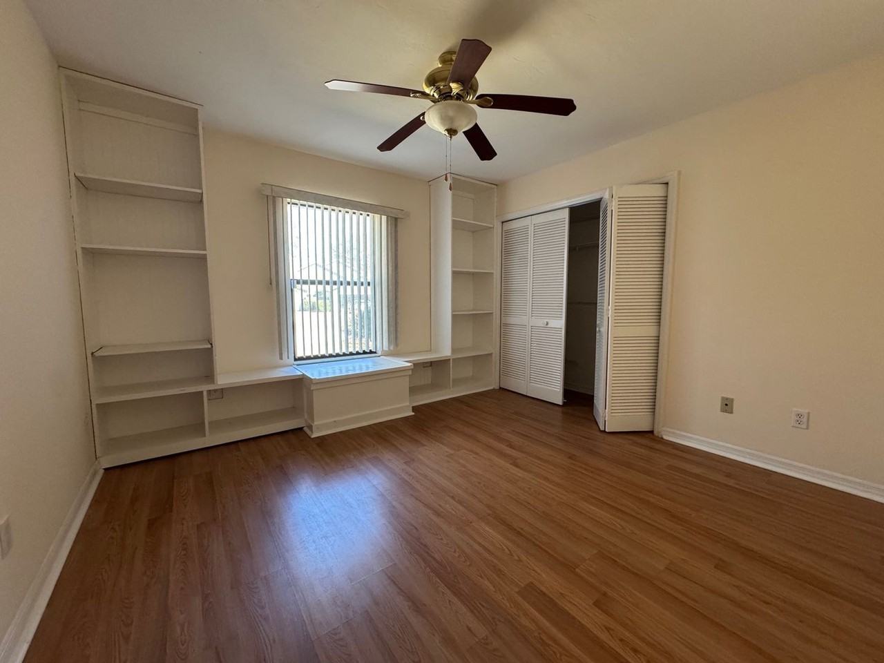 6139 Nw 112th Pl - Photo 5 of 19