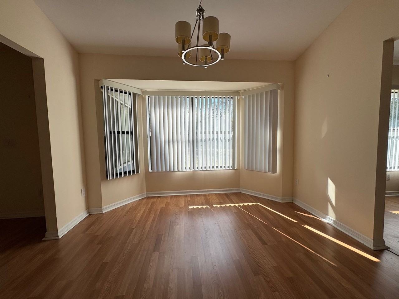 6139 Nw 112th Pl - Photo 7 of 19