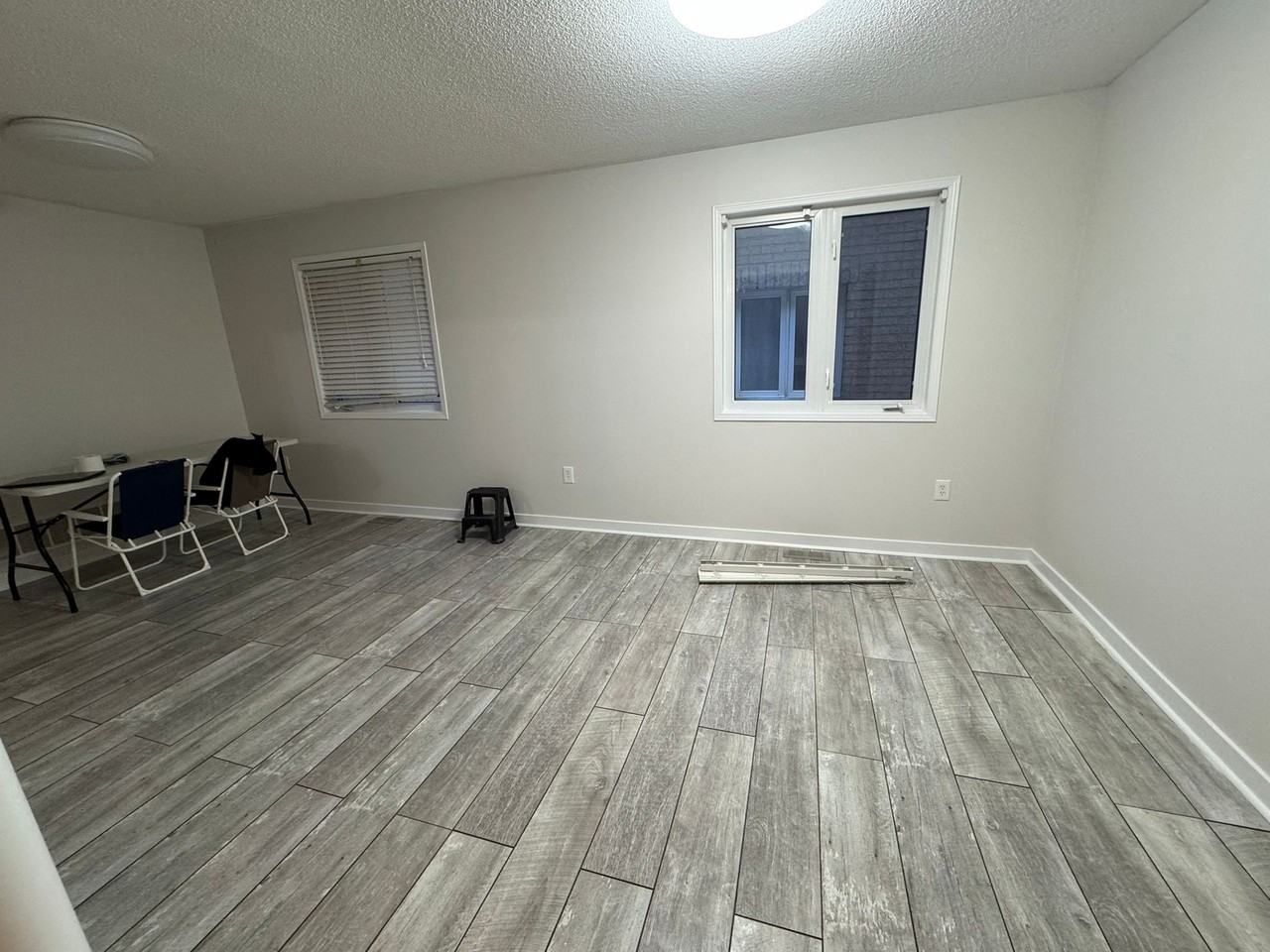 111 Rollingwood Dr - Photo 3 of 11