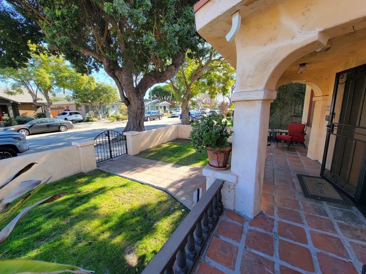 321 Grand Ave - Photo 2 of 50