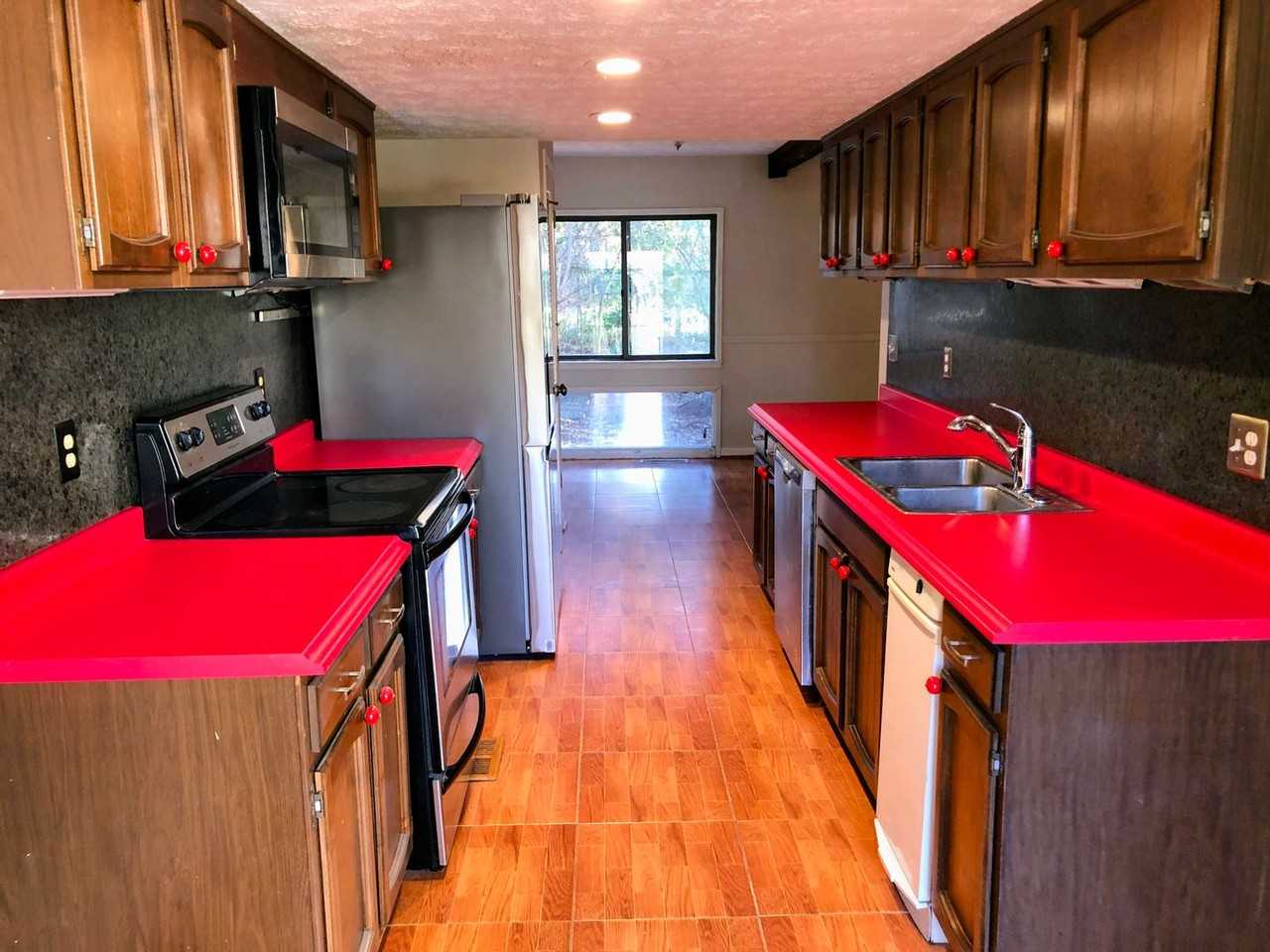 174 Woodstone Dr - Photo 6 of 24