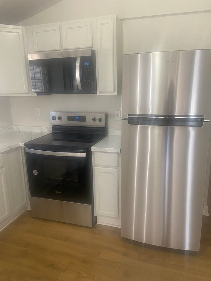 3109 Ridge Ave - Photo 3 of 11