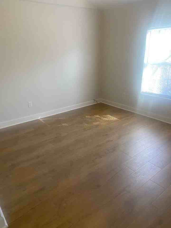 3109 Ridge Ave - Photo 4 of 11