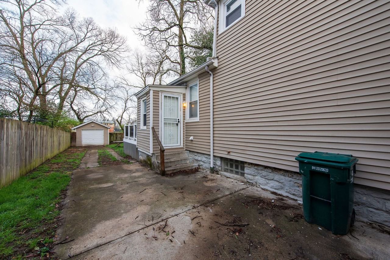 5403 Ravenna St - Photo 4 of 39