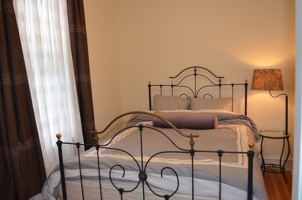 2152 W Iowa St - Photo 5 of 11