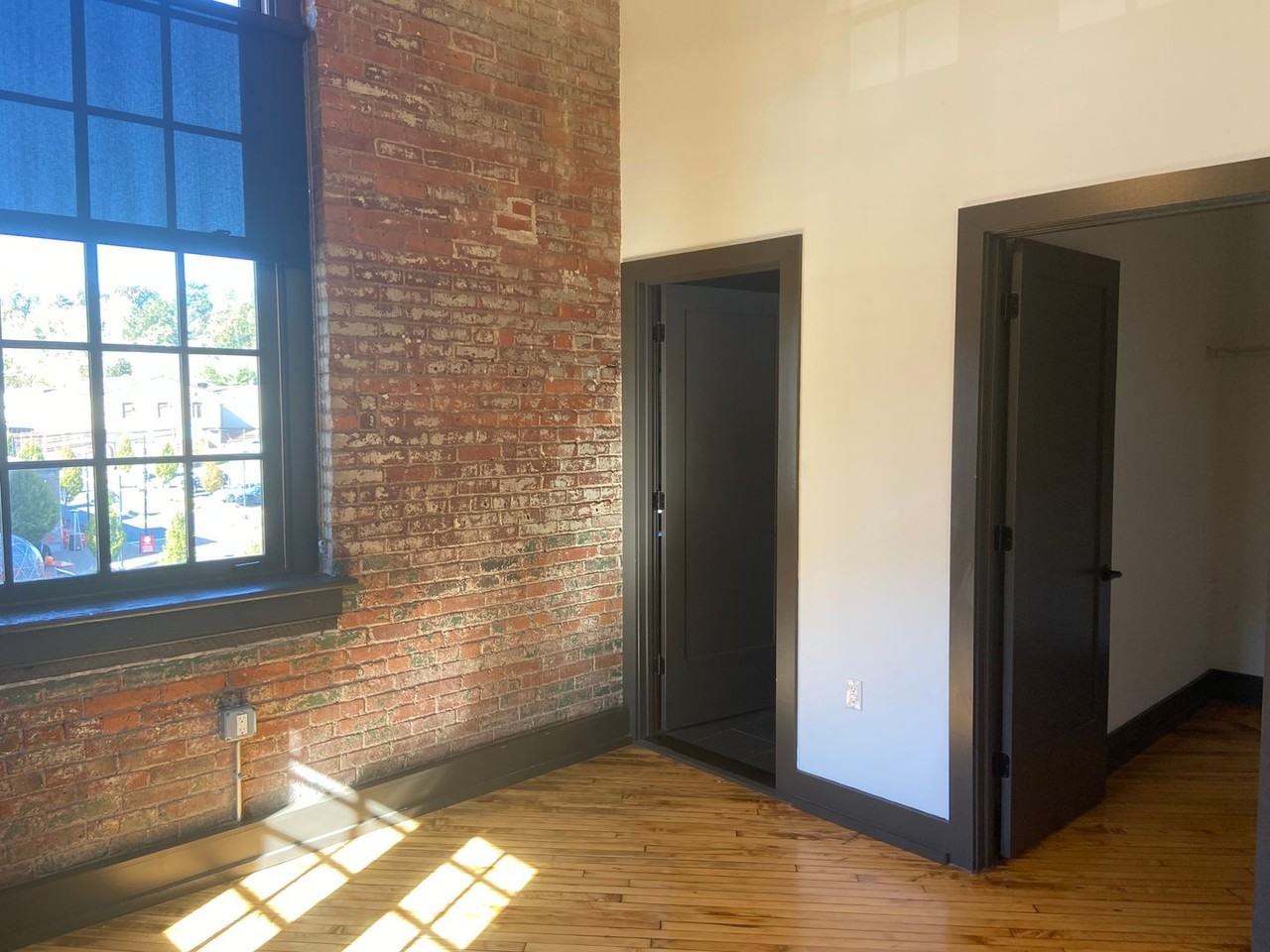 Simon Silk Mill - Photo 2 of 8