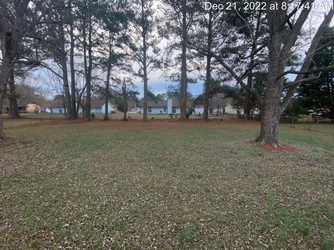 1121 Strathdon Ave - Photo 3 of 13