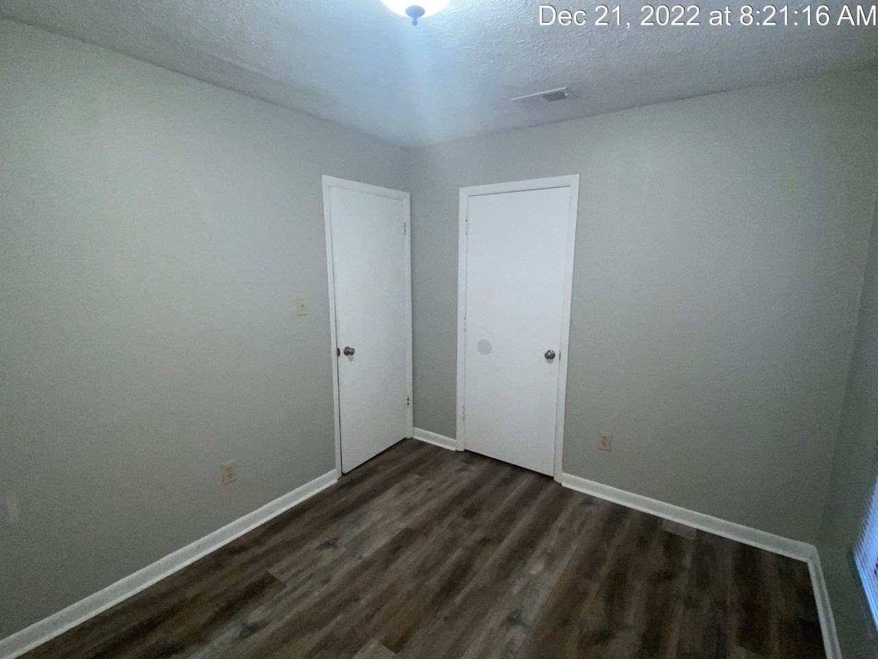 1121 Strathdon Ave - Photo 4 of 13