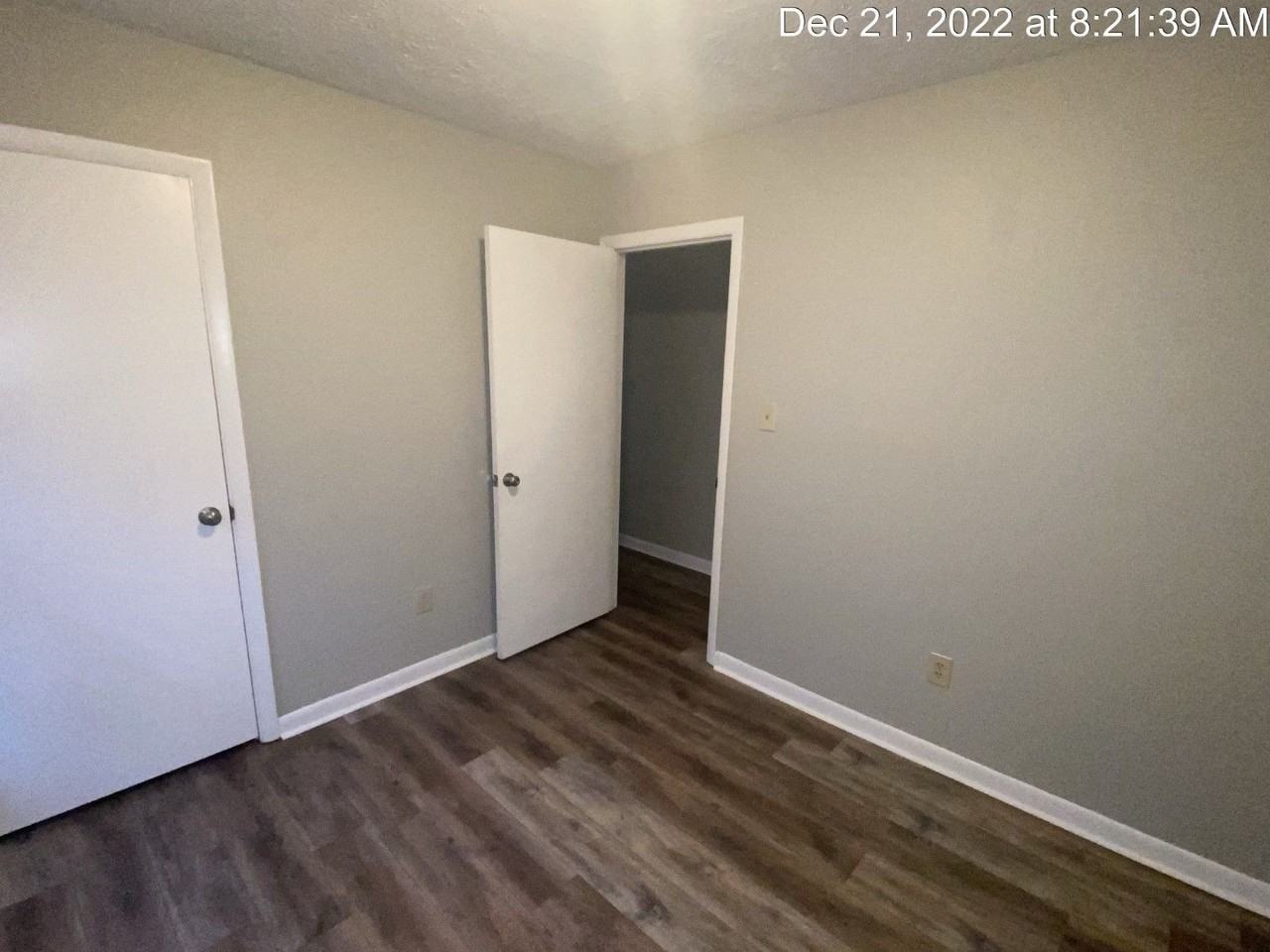 1121 Strathdon Ave - Photo 6 of 13