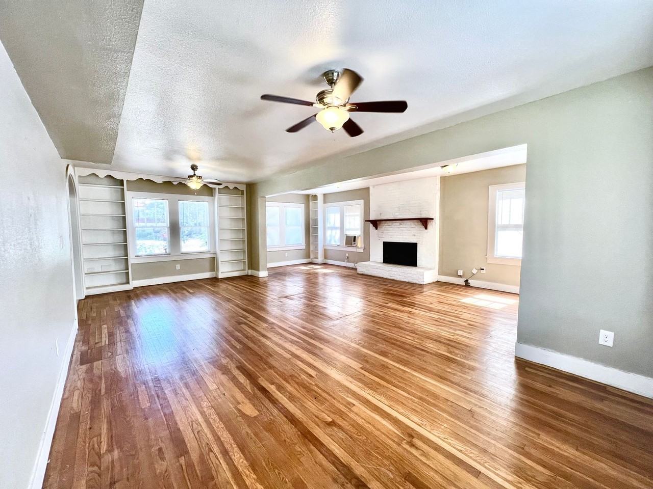 1905 29th St - Photo 3 of 17