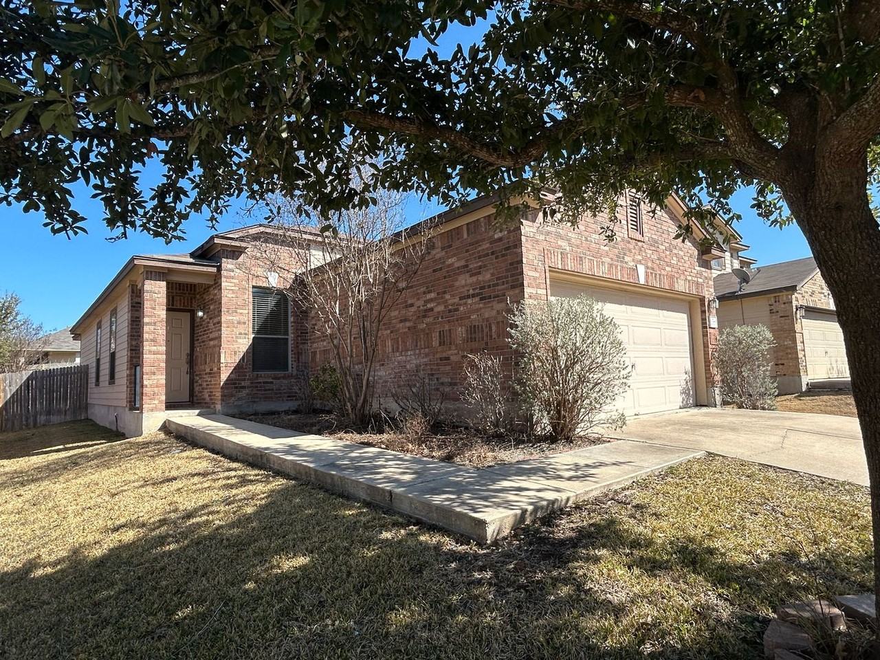 2327 Mccombs St - Photo 2 of 20