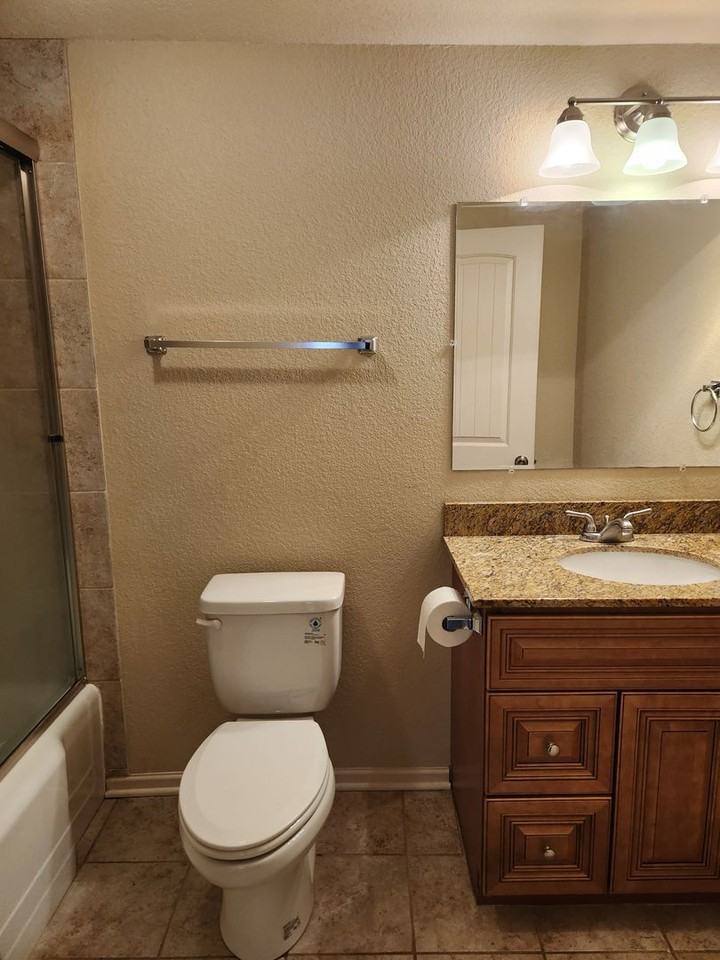 1021 S Brookside Ave - Photo 5 of 12