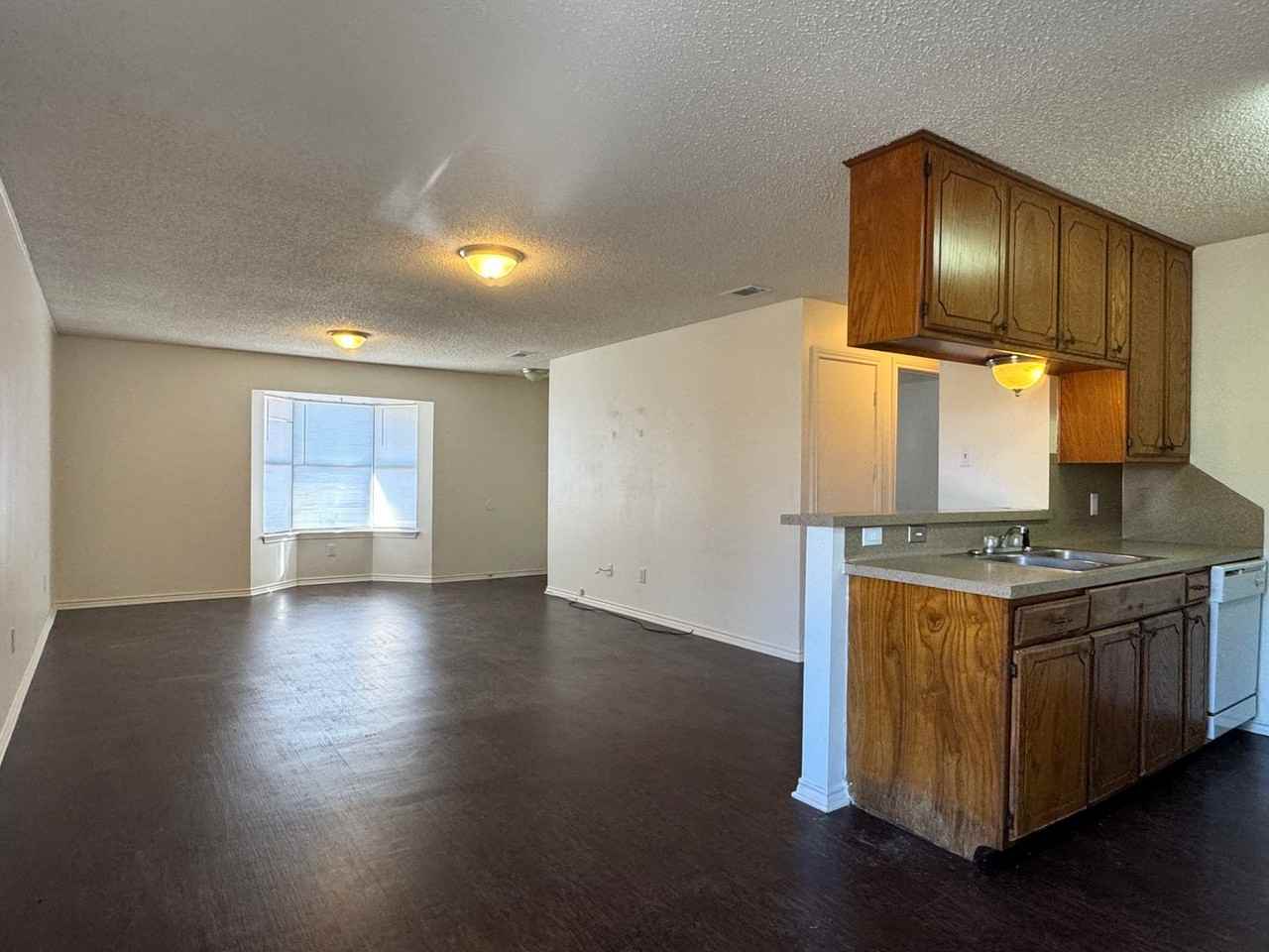 16046 Shoshone Dr - Photo 5 of 18