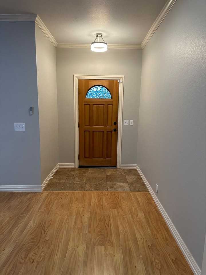 6700 Admiral Ct - Photo 7 of 32