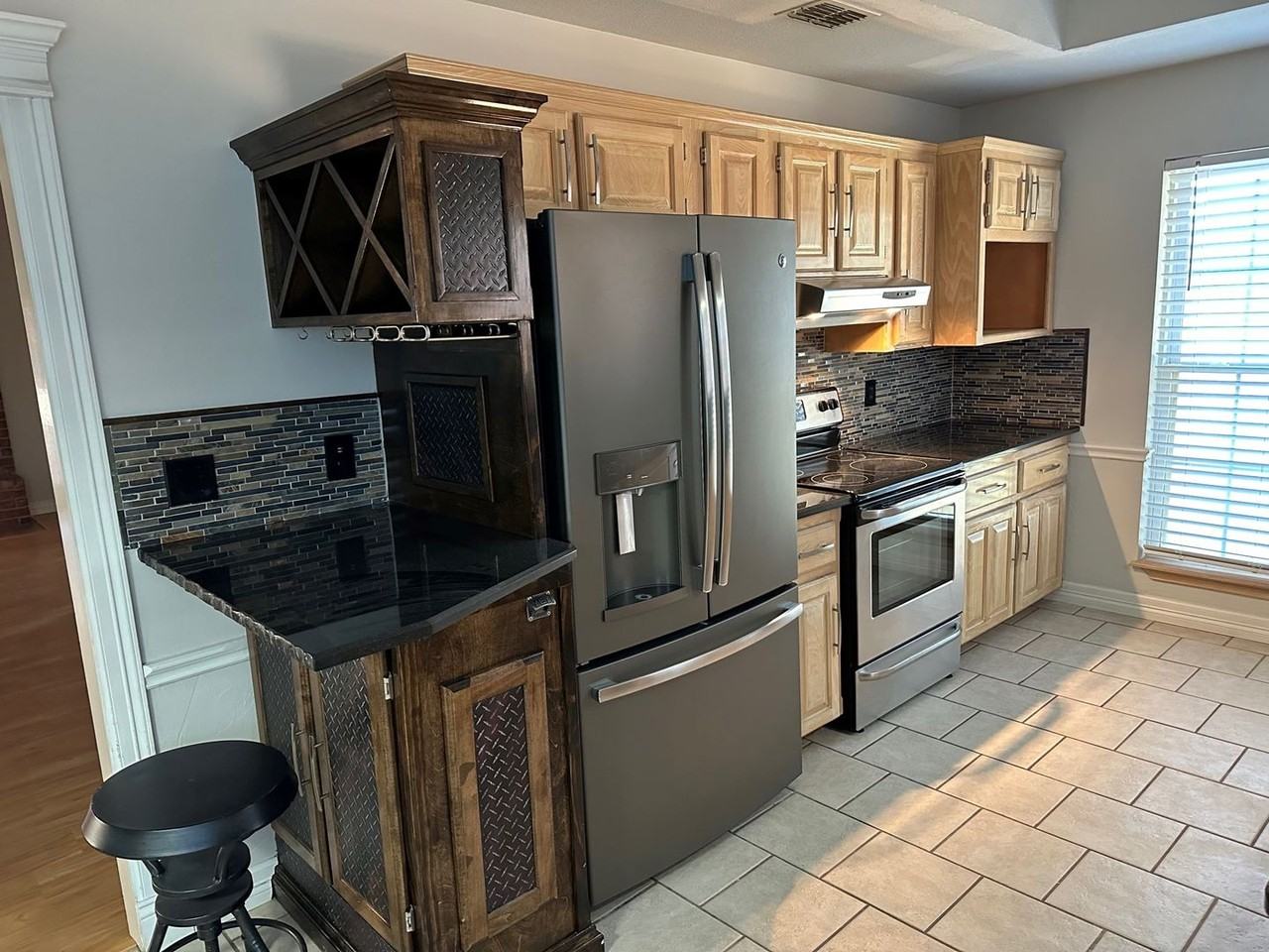 6700 Admiral Ct - Photo 2 of 32