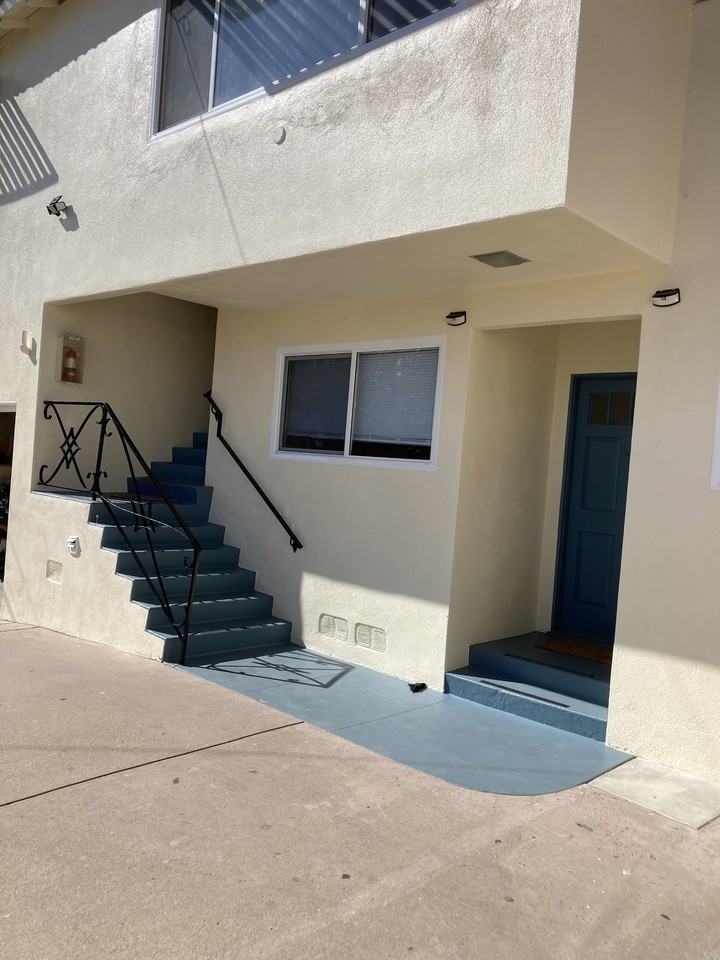 2015 State St #C - Photo 2 of 18