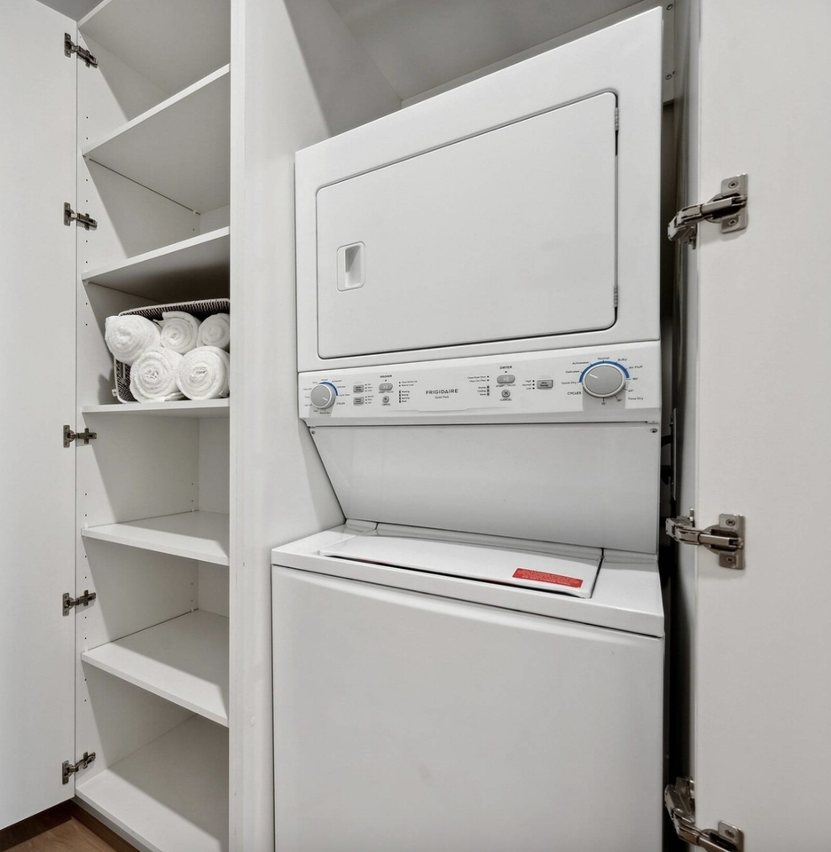 828 N Wells St #319 - Photo 6 of 6