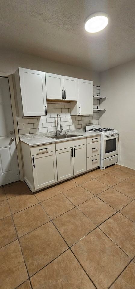 1424 Griegos Rd Nw #NA - Photo 3 of 4