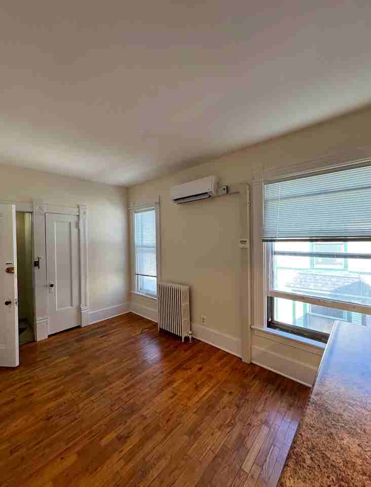 246 Charles Ave Se #3 - Photo 5 of 30