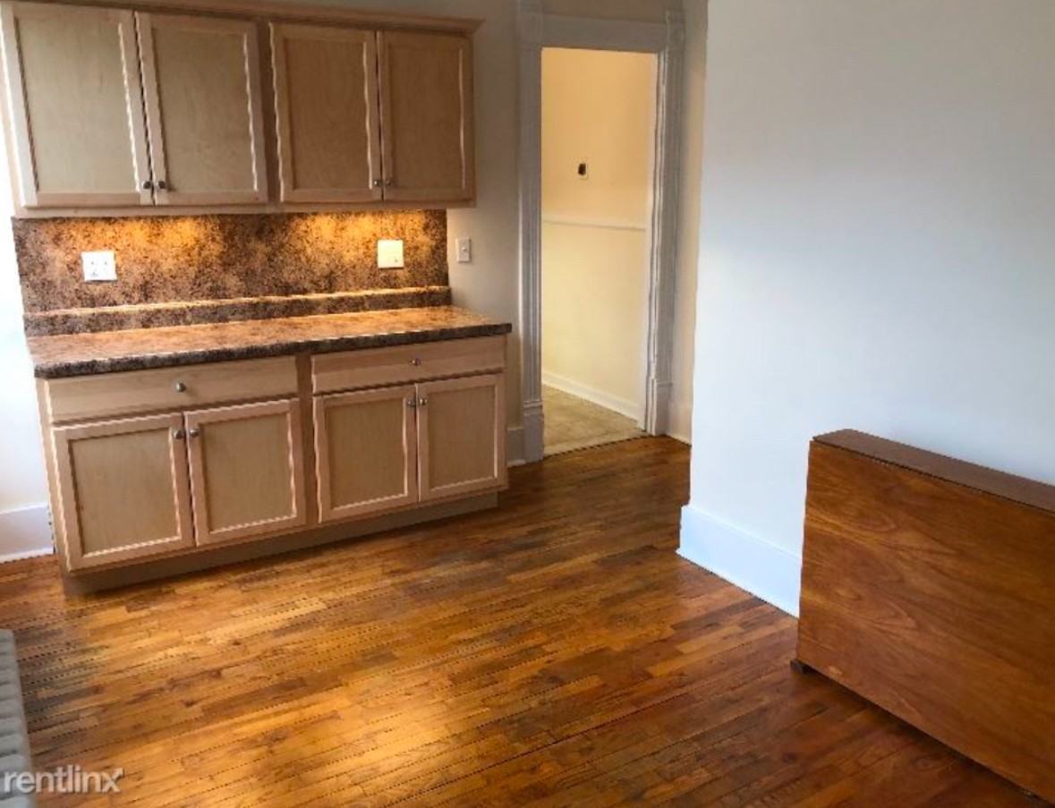 246 Charles Ave Se #3 - Photo 6 of 30