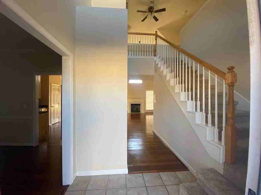 111 Stonehaven Way #NA - Photo 3 of 16