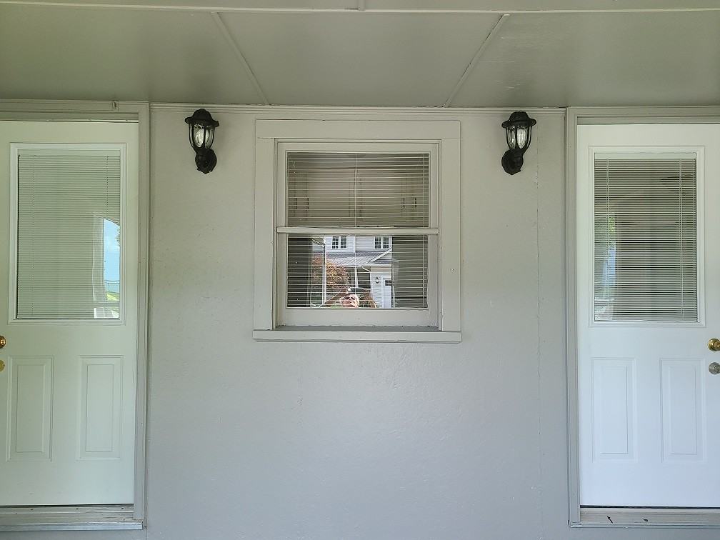 1992 Helen Ave - Photo 2 of 10