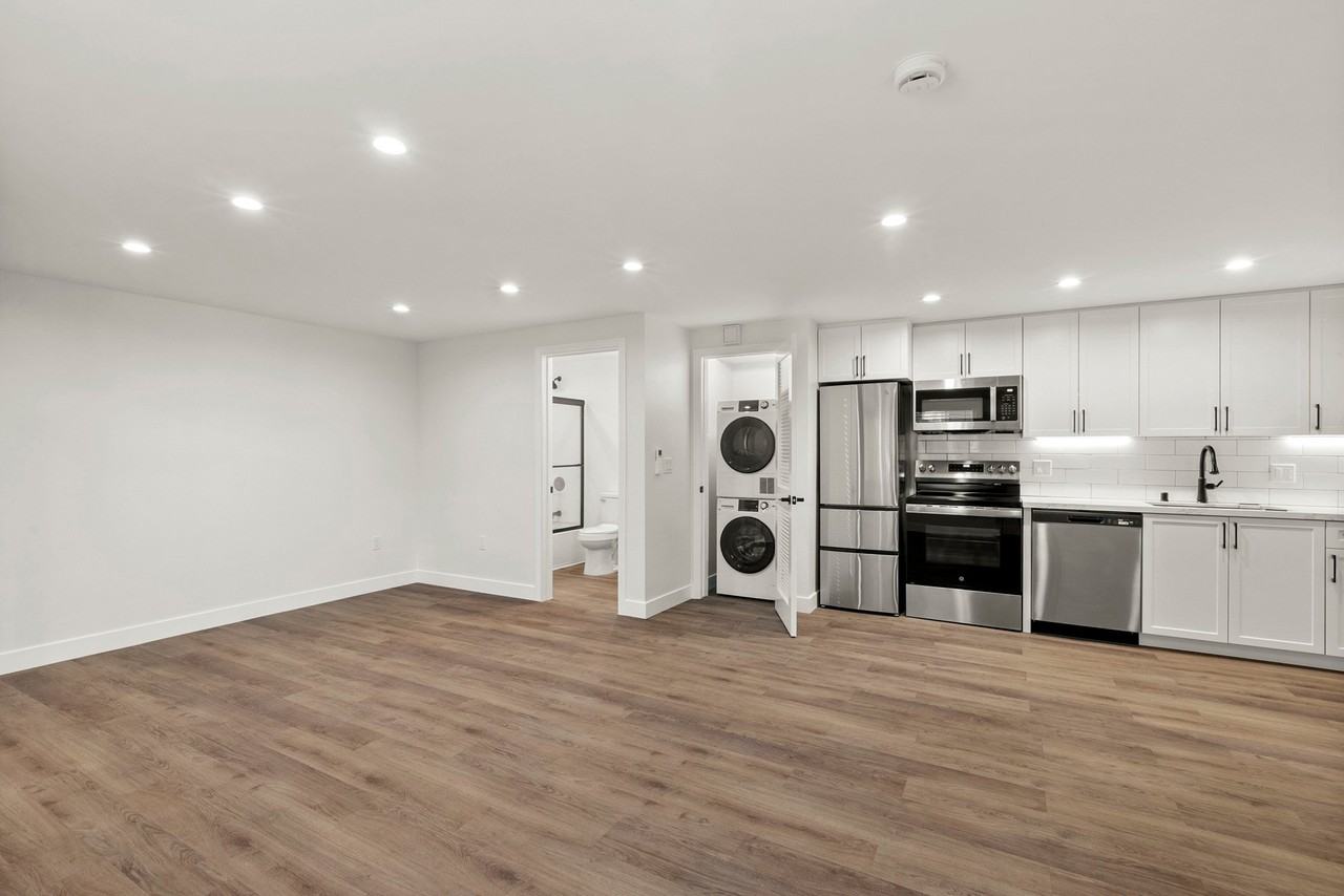 Los Feliz Village - Photo 2 of 26