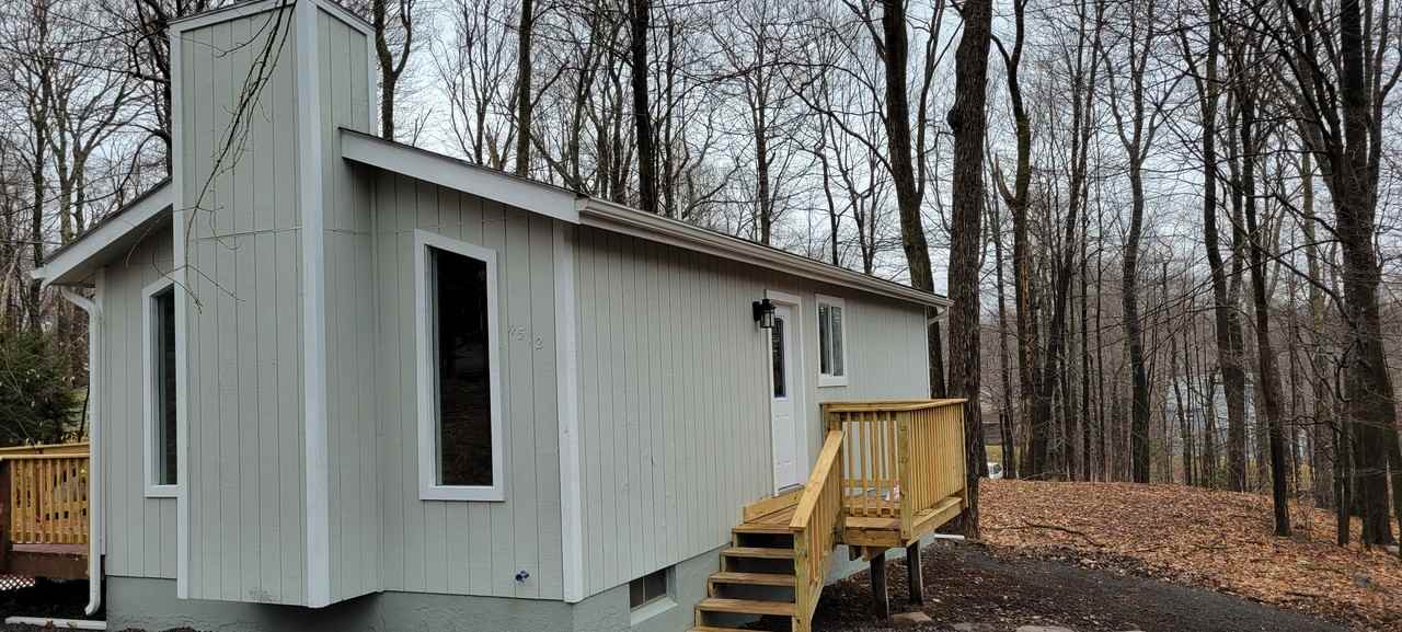 1141 Kensington Drive - Photo 3 of 11