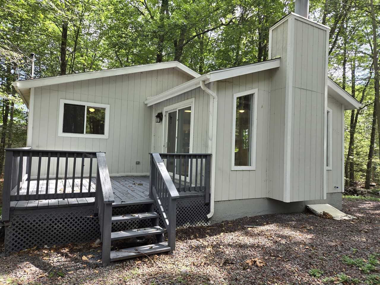 1141 Kensington Drive - Photo 2 of 11