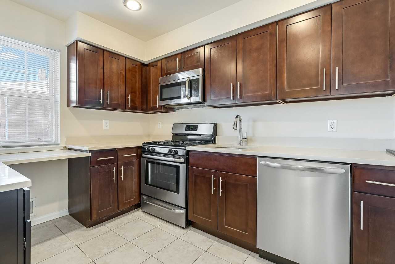 Chatham Hill Apartments - Photo 2 of 23