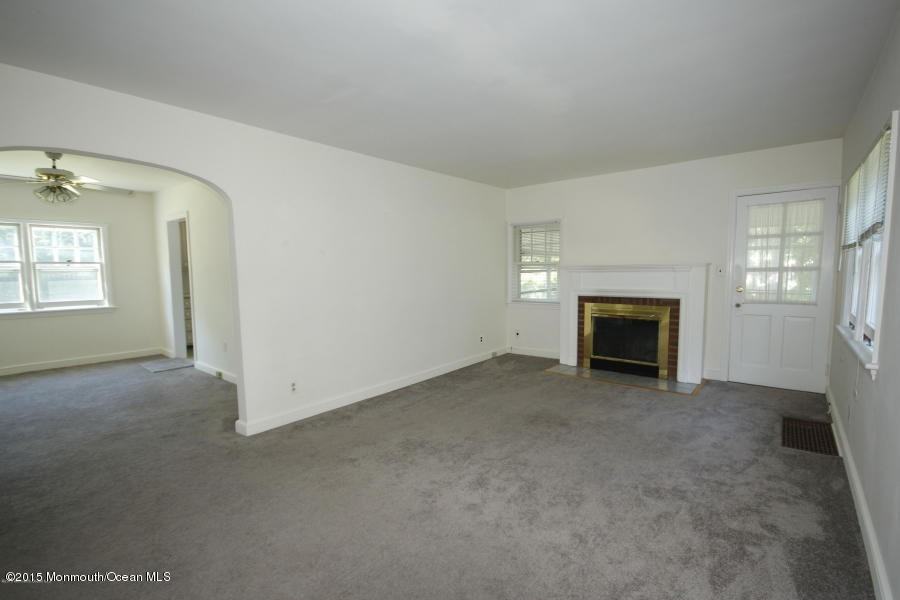 11 Swan Ave - Photo 3 of 9