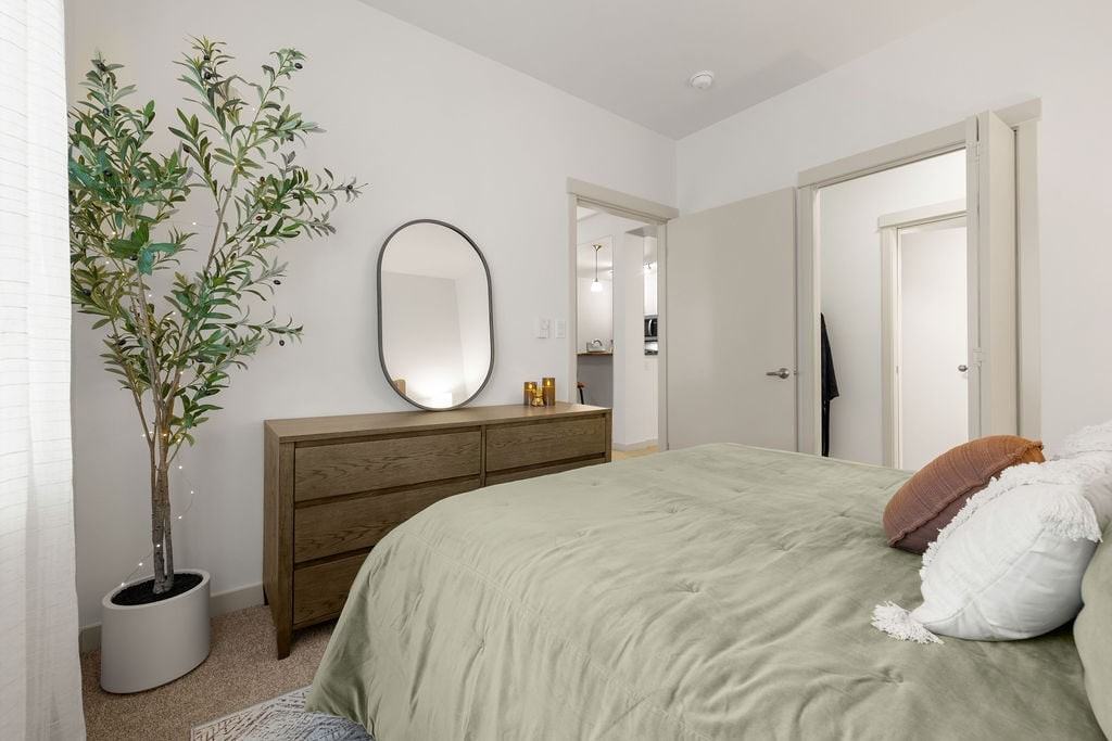 Bella On Broadway - Photo 6 of 58