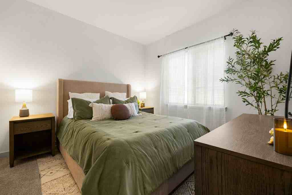 Bella On Broadway - Photo 7 of 58