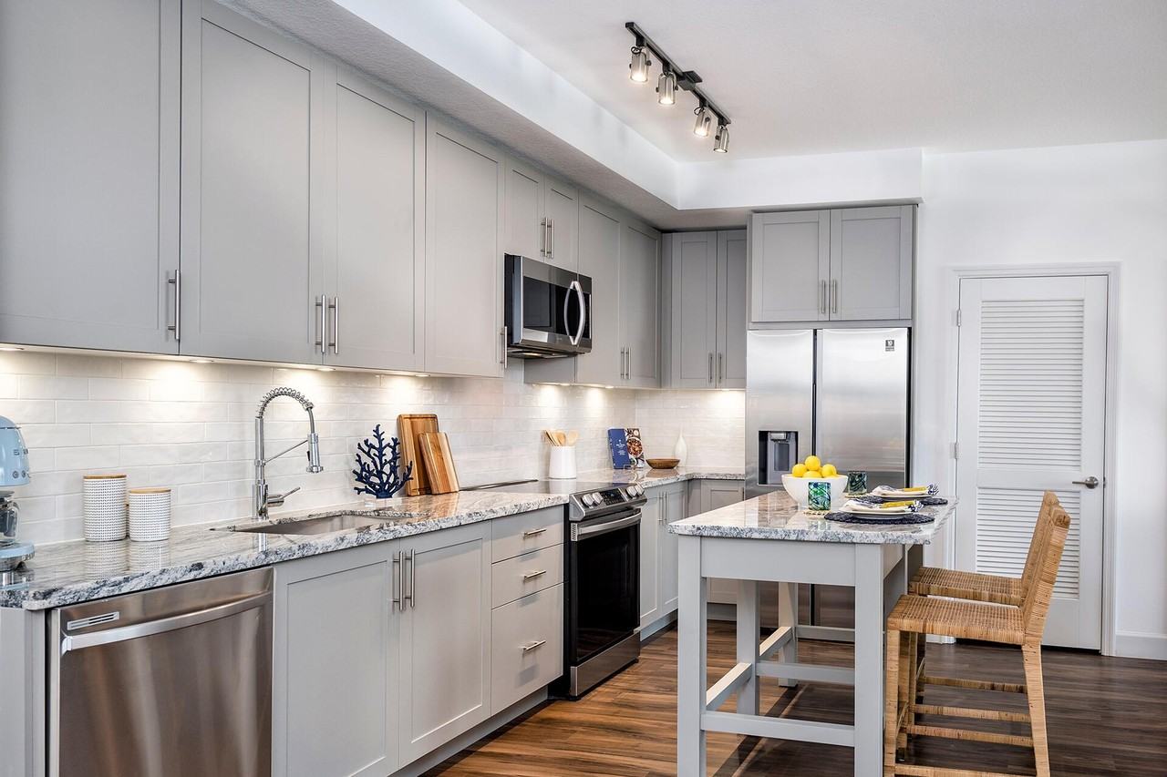 2000 Stirling Road #2-107