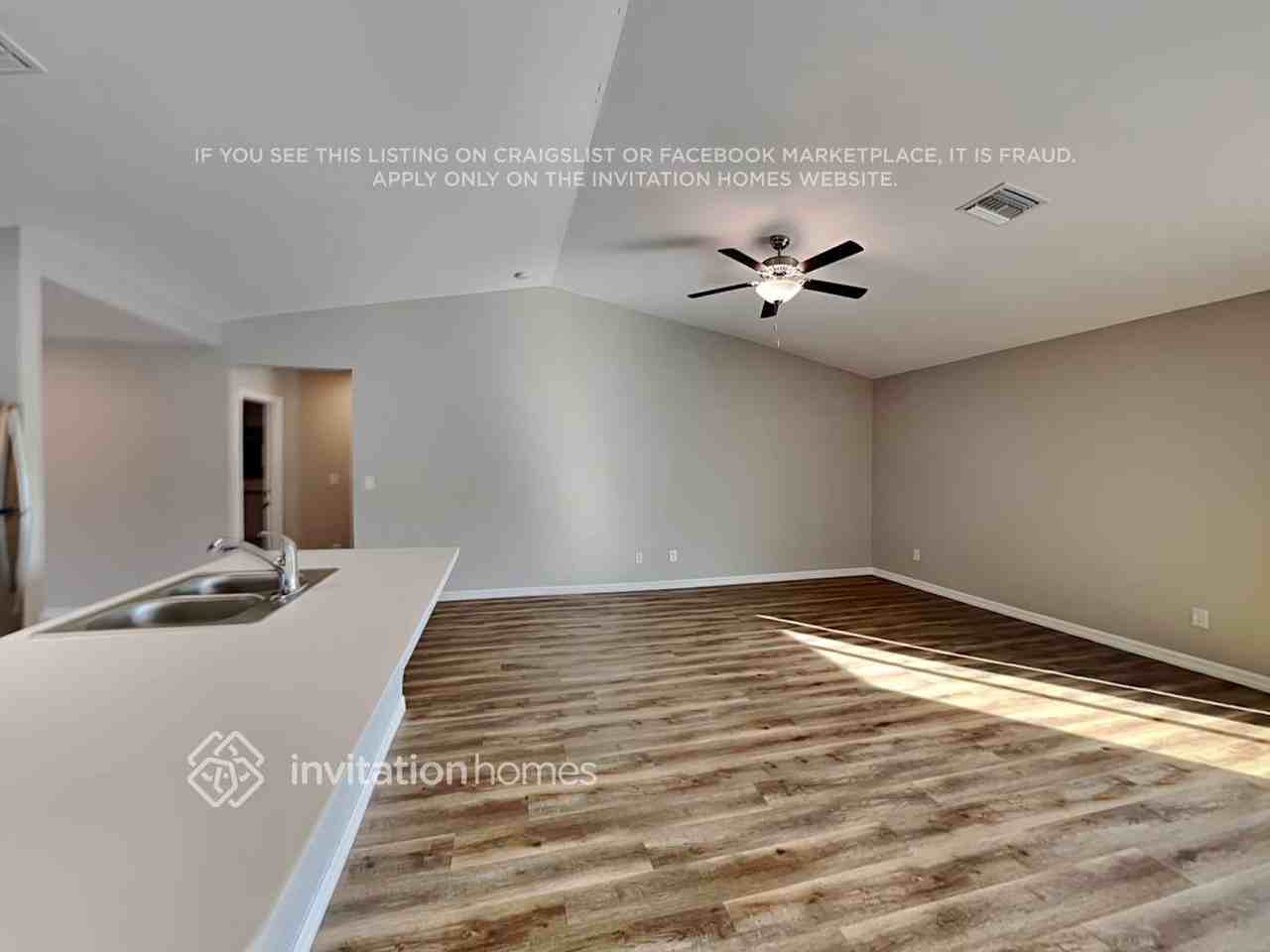 1306 Nw 4th St - Photo 3 of 20