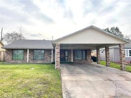 featured image of 4822 Meadow Park Dr