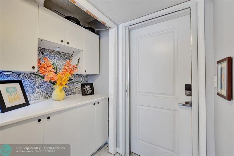 711 N Birch Rd - Photo 4 of 50