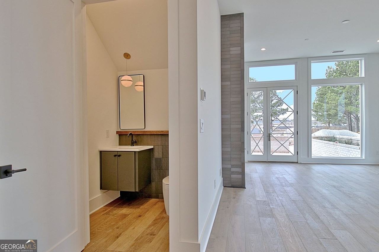 640 Heatherden Ave - Photo 7 of 50