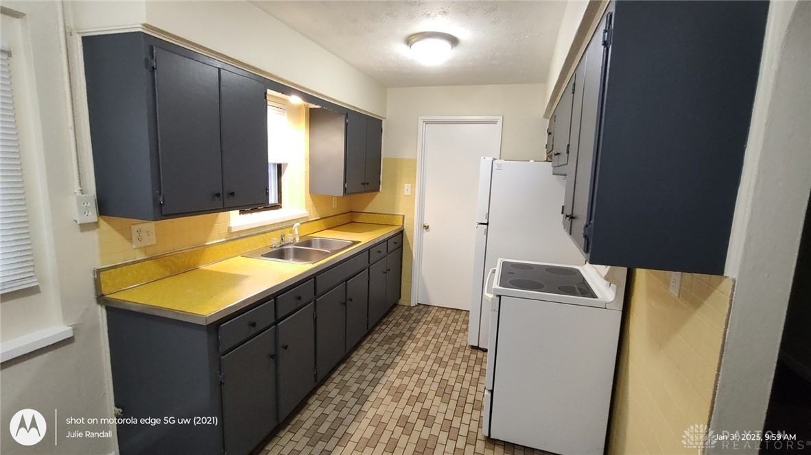 2800 Winwood Ave - Photo 4 of 13