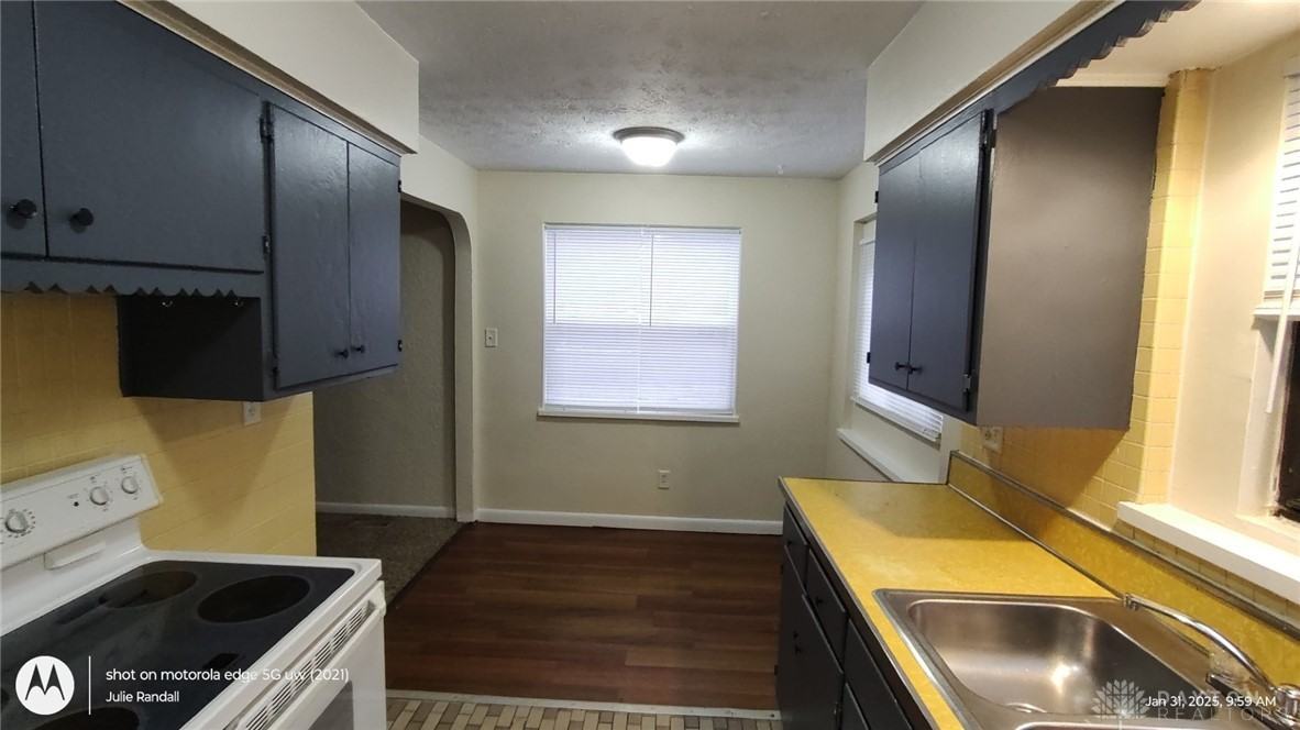 2800 Winwood Ave - Photo 5 of 13