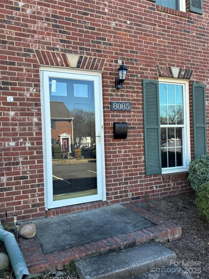 8085 Regent Park Ln - Photo 2 of 19