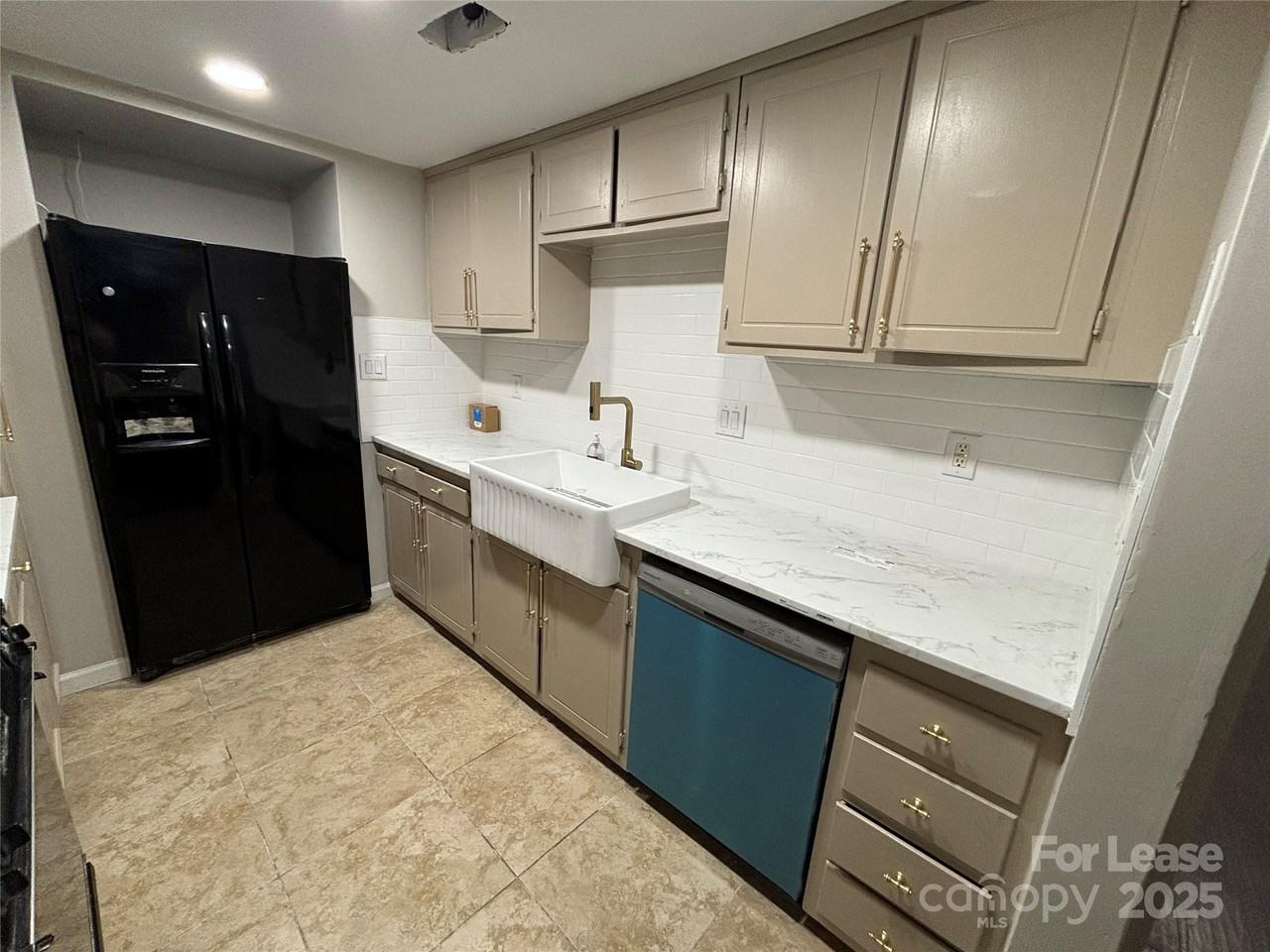 8085 Regent Park Ln - Photo 6 of 19