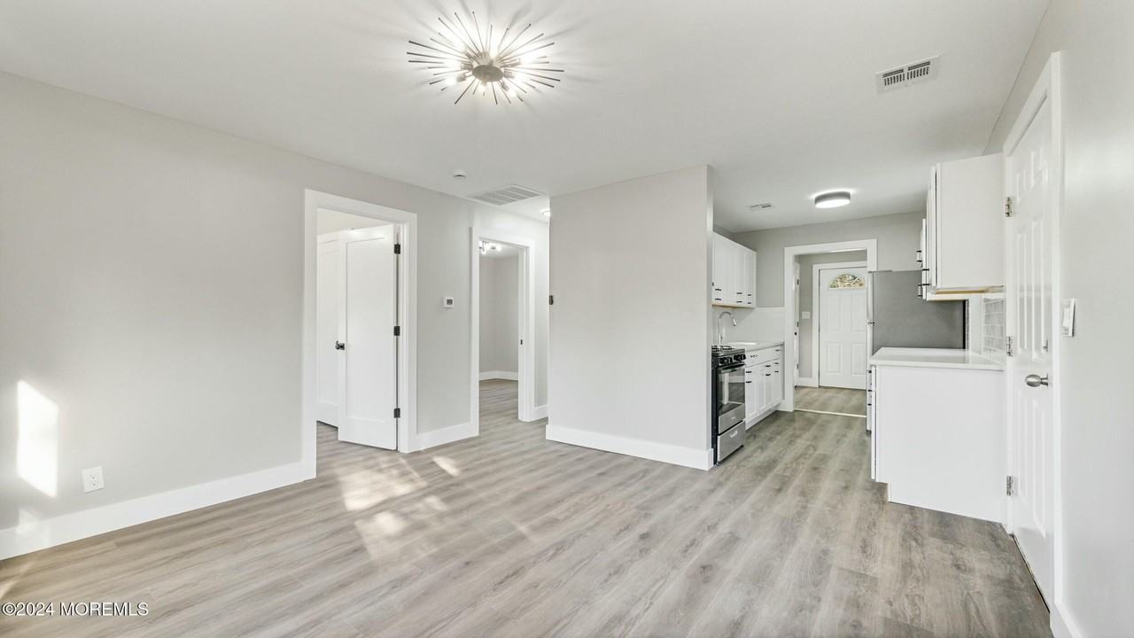 4 Story St - Photo 3 of 20