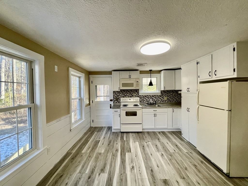 221 Church Street ##B - Photo 6 of 15