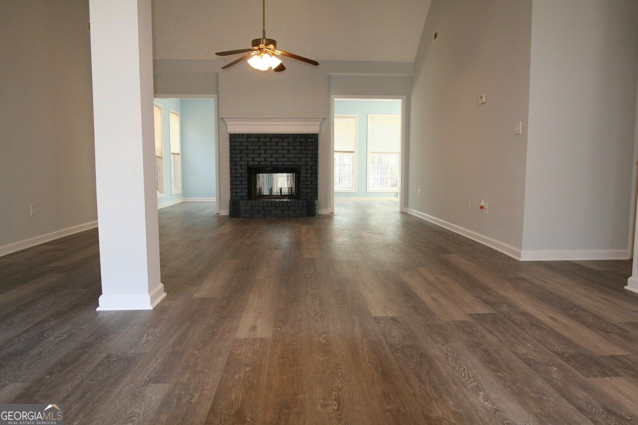 220 Trelawney Dr - Photo 6 of 40