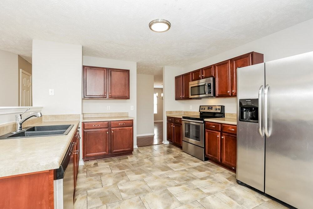 102 Goodrich Ct - Photo 7 of 17