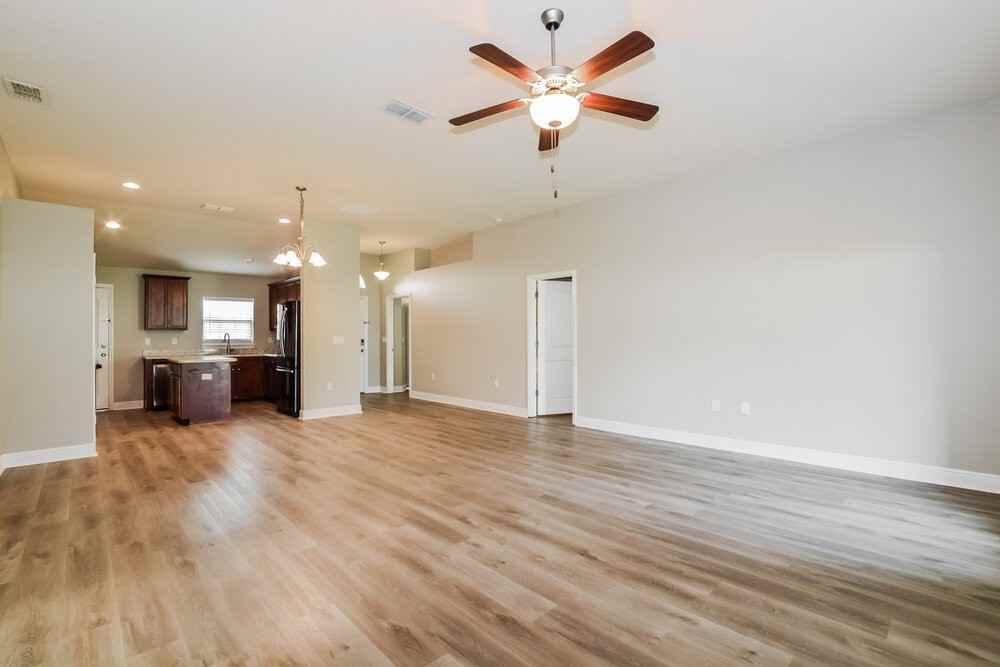 508 W Leah Ct - Photo 3 of 16