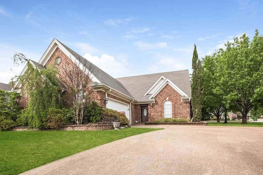 2722 Nelle Ln - Photo 2 of 24